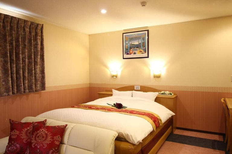 Others 4, hotel dolphia – Adults Only, Daisen