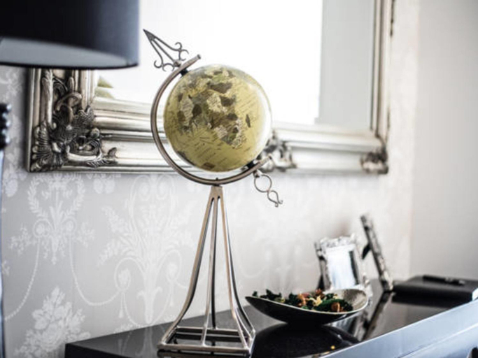 Food & Drinks 5, Room Home Stay, London