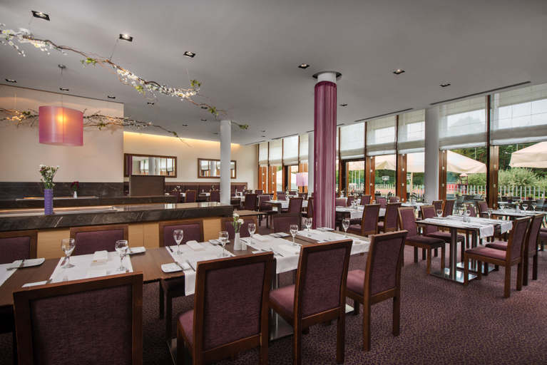 Food & Drinks 5, Holiday Inn Resort WARSAW - JOZEFOW by IHG, Otwock