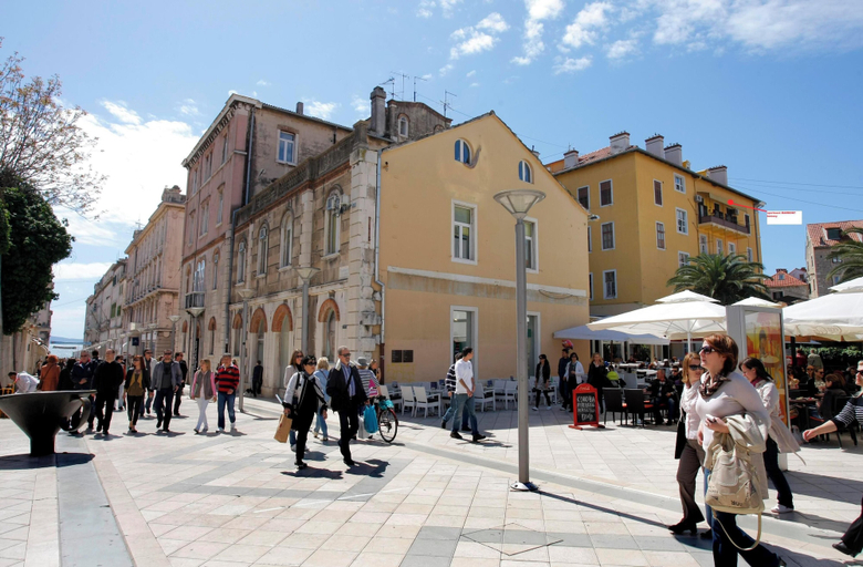 Others 3, Double Bedroom Apartment on Great Location With Balcony!!, Split