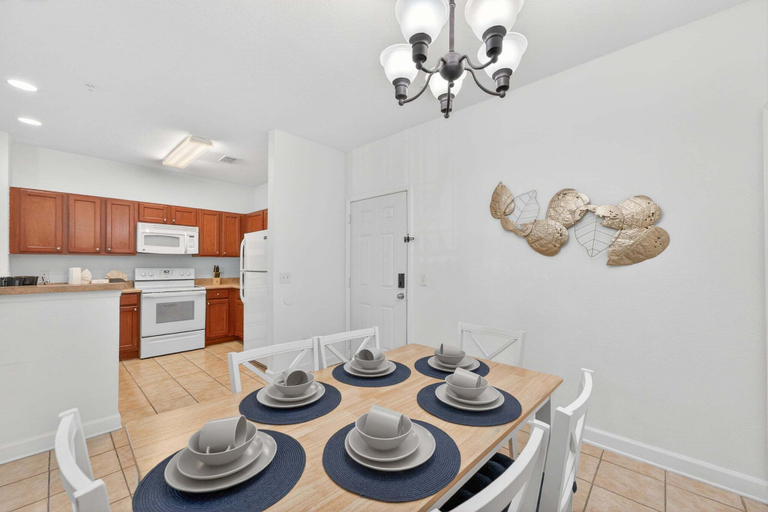 Room 5, Peaceful 2BR Pet Friendly Condo Near Disney, Osceola