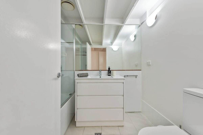 Interior 5, Iconic Warehouse Apartment~cbdedge~2bed/2bath/1car, Spring Hill