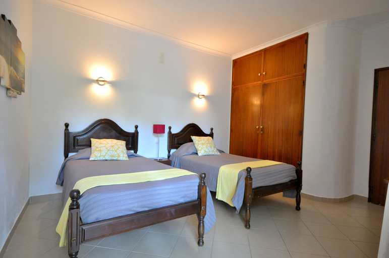 Bedroom 3, Delightful Single-storey Villa, Private Pool, Free air Conditioning and Wifi, Loulé