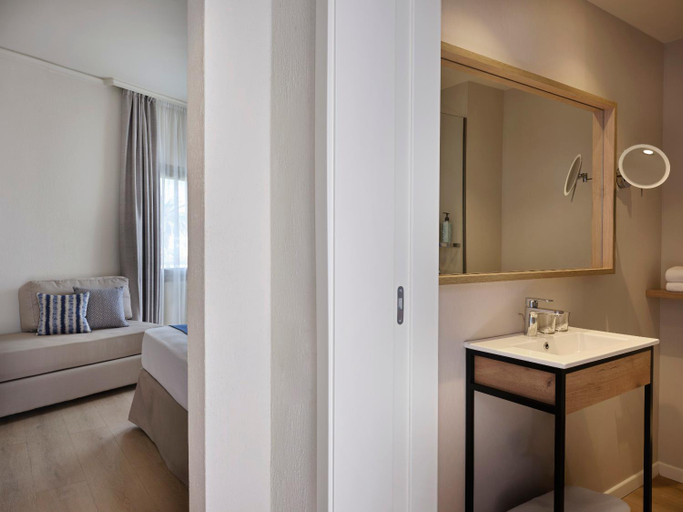 Bathroom 5, Atlantica Ocean Beach Resort - All inclusive, Crete