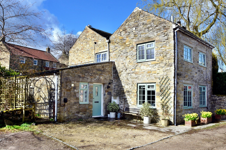 Primary image, Cottage in Bellerby With Private Hot Tub, North Yorkshire