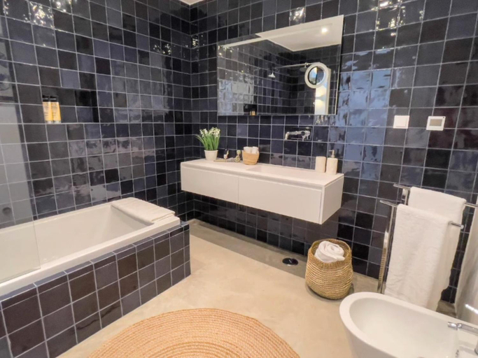 Bathroom, Jasmine House, Alcoutim