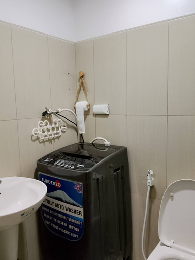 Bathroom 3, Joyvista Manor With Sunrise Balcony Free Wi-fi, Pasay City