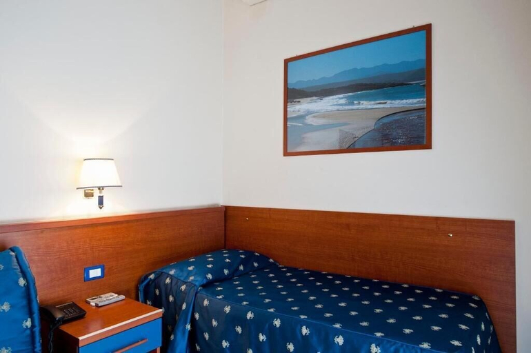 Bedroom 4, Hotel 4 Pini, Roma
