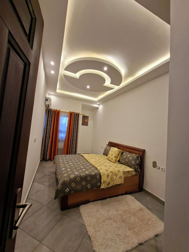 Room 2, Résidence Prestige KGV Appt 301, Wouri