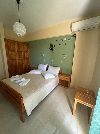 Bedroom 2, LEFKADIOS HERN studios, Ionian Islands