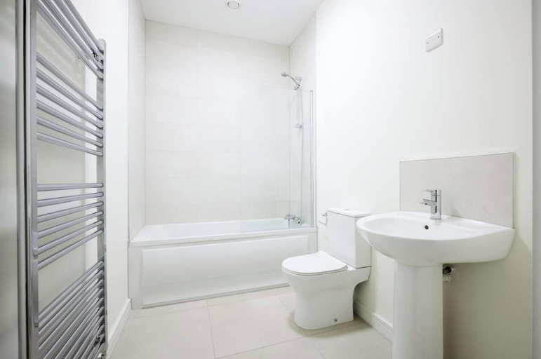 Bathroom 5, Room-mills Perfect Location, Dublin