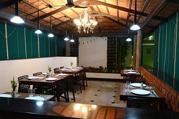 Restaurant, デ キャッスル イン, Thiruvallur