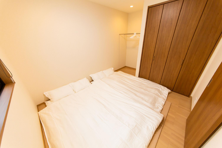 Bedroom 2, Backyard Fox, Kyoto