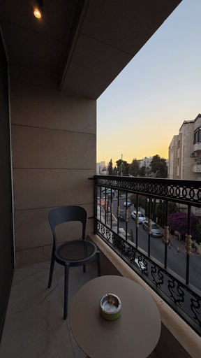 Balcony 2, 310 Tara-jre Jabal Al Lweibdeh With Stunning View, Wadi Essier