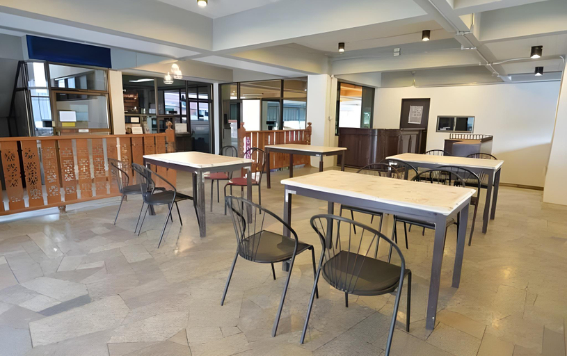 Food & Drinks 5, Duangdren Place, Muang Chiang Mai