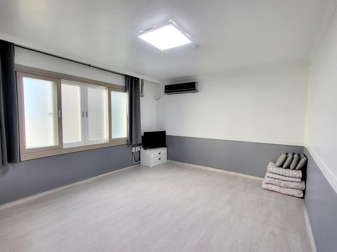 Bedroom 2, Busan Songjeong New Beach Pension, Haeundae