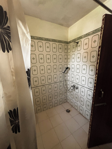 Bathroom 4, The New Swaraj Resort, Bharatpur