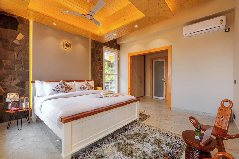 Room 5, ELIVAAS Bask and Blessings Meadows 3BHK, Solan