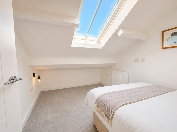 Room 3, Lux House 2BR - Sleeps 6 - Free Parking - Huddersfield, Kirklees