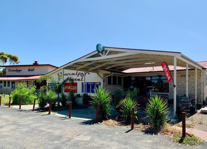 Exterior & Views 2, Coonalpyn Hotel, The Coorong