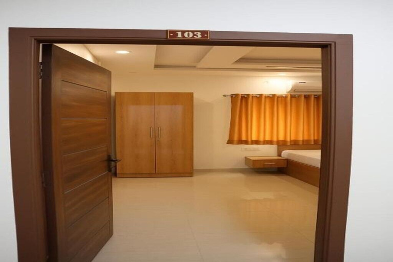 Room 4, PY OLLIV THIRUVALLUR, Thiruvallur