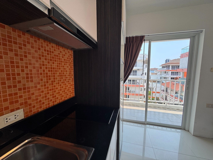 Interior 5, Bright Corner Pool-view Studio With Balcony - New Nordic VIP 3, Pratumnak, Pattaya