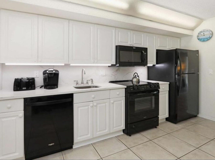 Private kitchen, The Wilton Woodsman Men's Clothing Opt, Broward