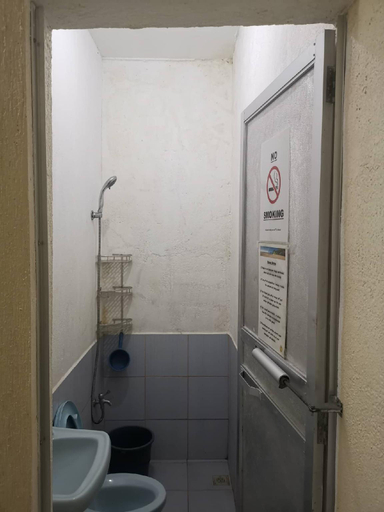 Bathroom, Lagman Beach House, Iba
