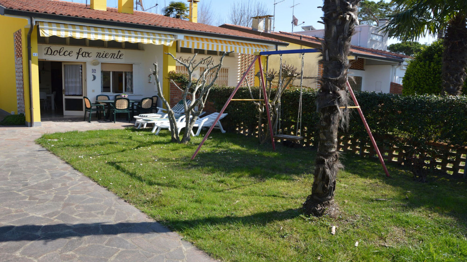 Garden, Relaxing Villa Near the sea in Caorle, Venezia