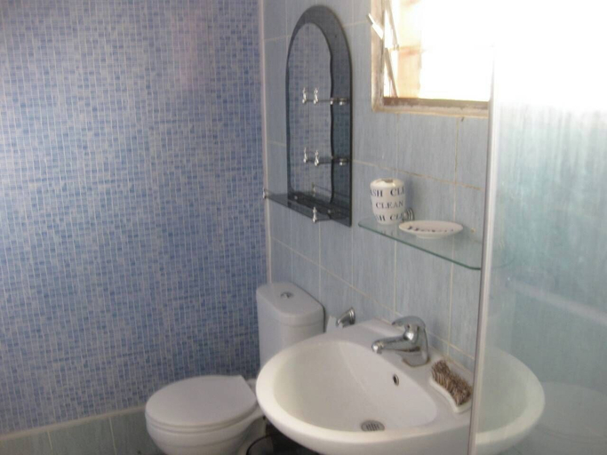 Bathroom 5, Room-ghouse Room A Ideal For Friends fam, Tema