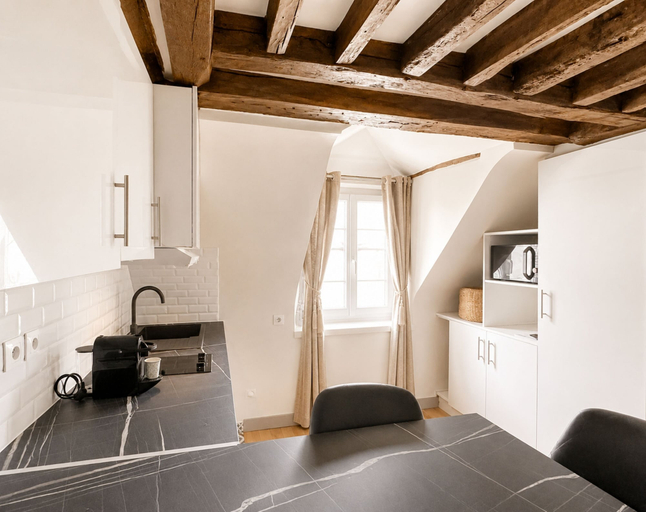 Bedroom 4, 1612 Choron, Paris