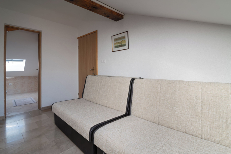 Bedroom 3, Beachfront Studio-apartment Spazzio, Preko