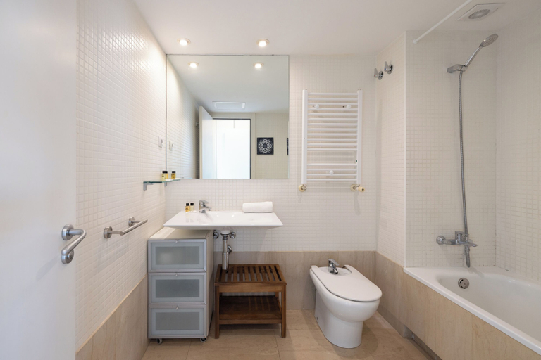 Bathroom 4, Stay U-nique Apartments Degà Bahí, Barcelona