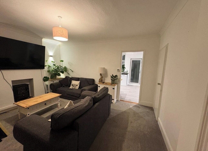 Living room 5, Spacious 3-bed Terrace, Great Links, Suffolk