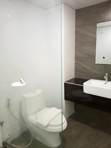Bathroom 5, Grand Sattahip Hotel, Sattahip