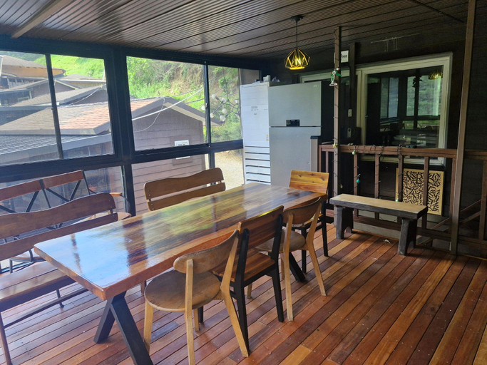 Others 4, Yeongwol Gypsy Pension, Yeongwol