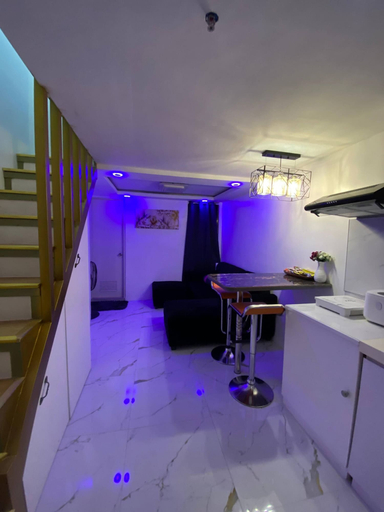 Interior 5, Golden Loft With Mood Lighting,stylish Staycation Loft Fast Wi-fi, Soft Couch, Pasay City