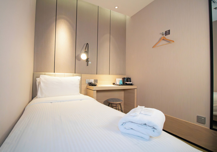 Bedroom 3, Changi Transit Hotel Terminal 1, Singapore