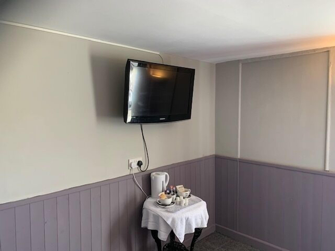 Bathroom 2, The Kings Head, Cambridgeshire