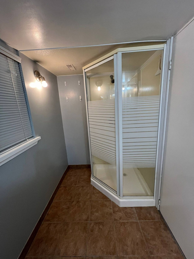 Bathroom 3, Prime Location Studio With Separate Amenities, Middlesex