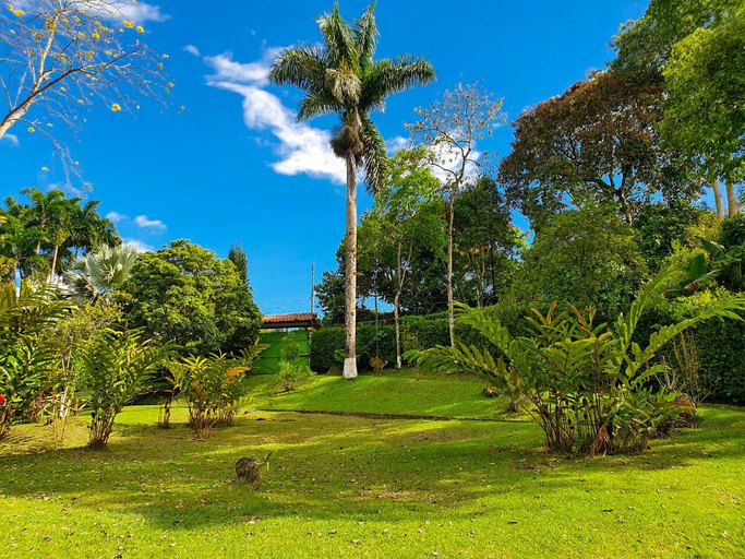 Others 2, Room-room With 1 Double bed and 2 Single, Pereira