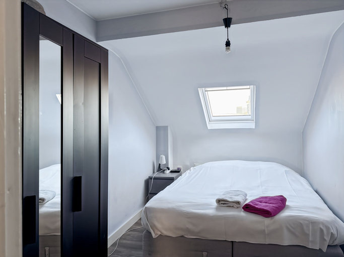 Room 5, Spacious Luxury Stay in Saint-gilles Near Ixelles Fast Transport, Bruxelles