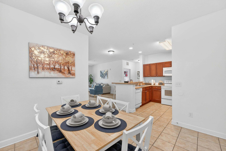 Room 2, Peaceful 2BR Pet Friendly Condo Near Disney, Osceola