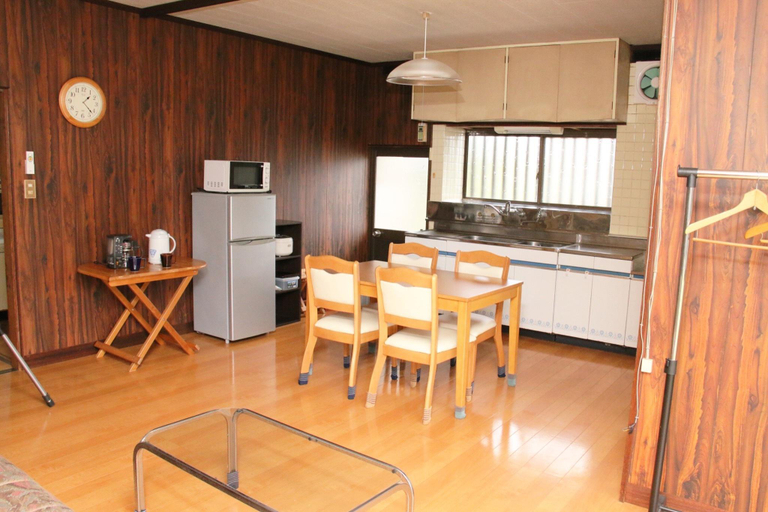 Others 3, Guest House HIRO, Arita