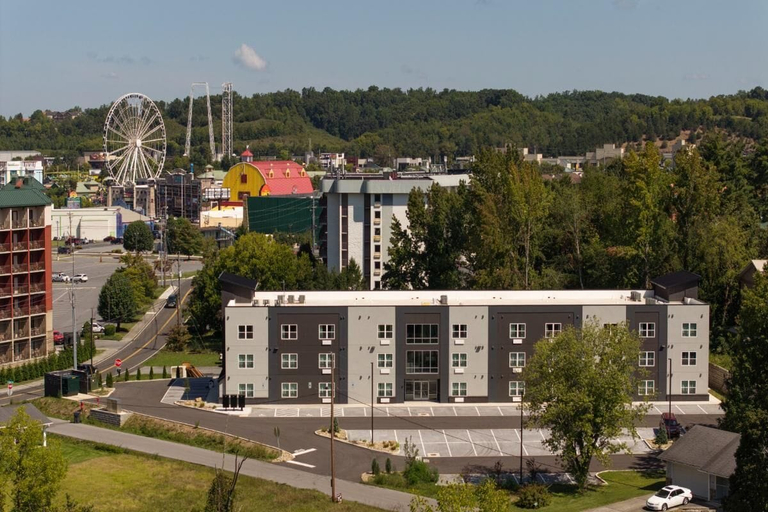 Exterior 3, The Ruby 204, Sevier