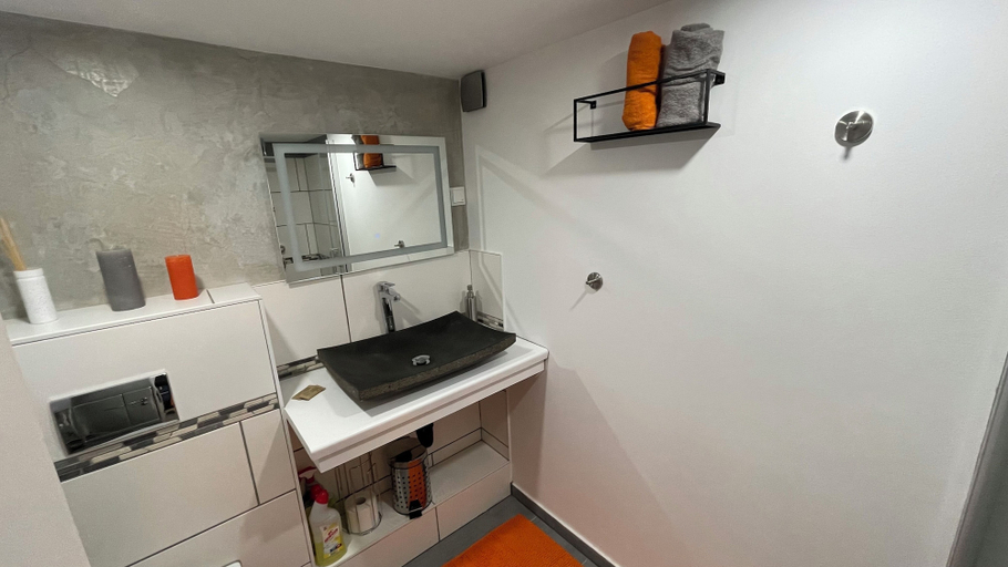 Others 3, Cozy furnished basement apartment, Region Hannover