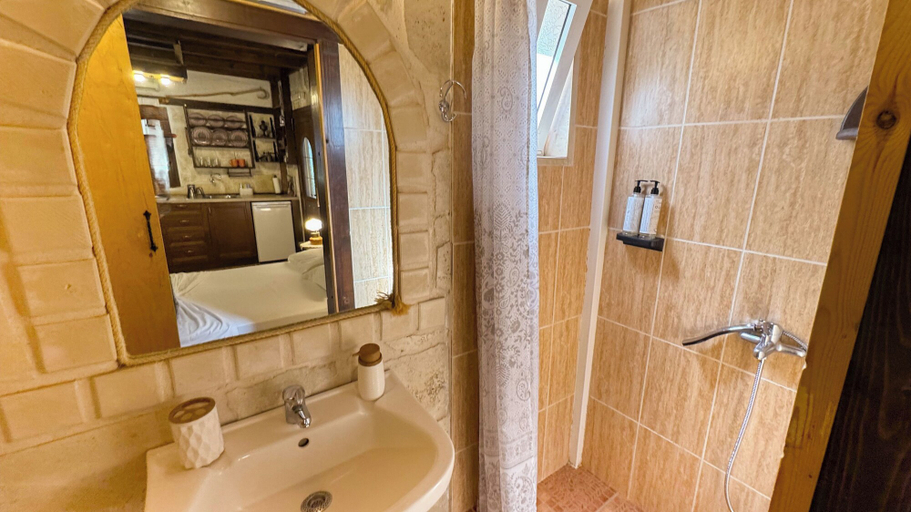 Bathroom 4, Stella's Traditional Inn, Crete