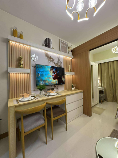 Room amenity 3, RED Luxe Haven Comfy Stay, Netflix and Fast Wifi Ready, Makati City