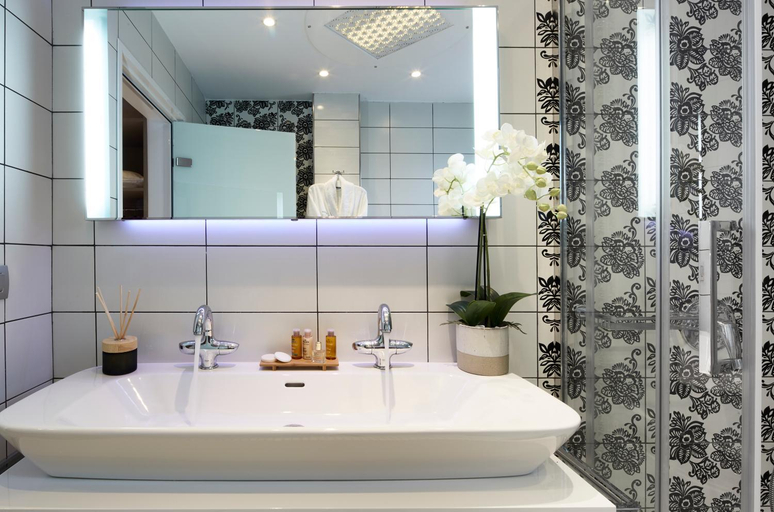 Bathroom 4, Almyriki Beach Villa, South Aegean