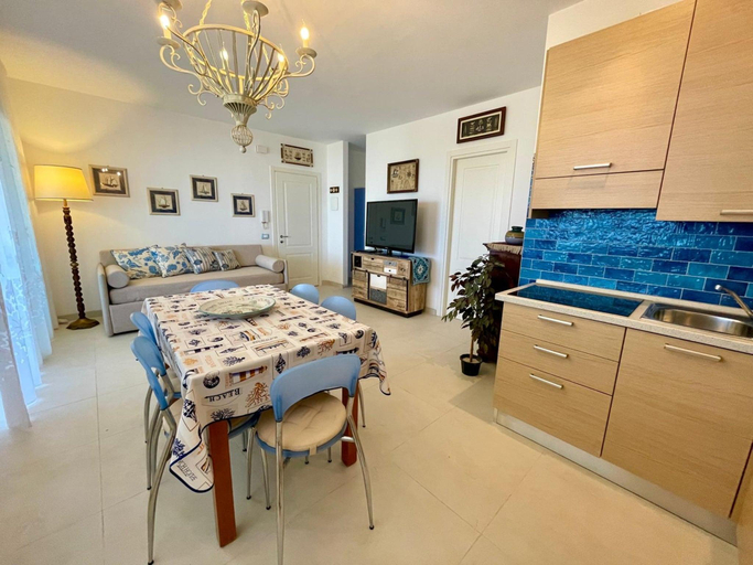 5, Seaview Caorle Apartment with Pool, Venezia